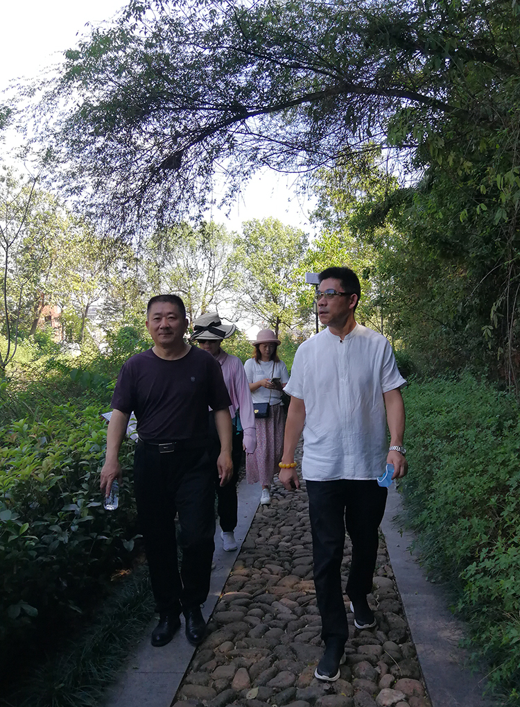 作家報(bào)張富英應(yīng)邀到浙江江山指導(dǎo)文學(xué)創(chuàng)作 作家報(bào)張富英應(yīng)邀到浙江江山指導(dǎo)文學(xué)創(chuàng)作