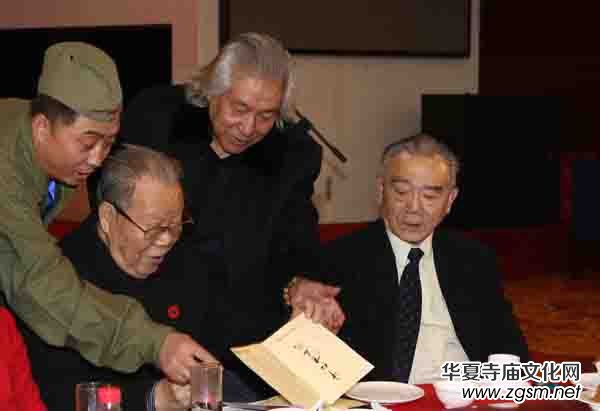 �׶�����o(j��)��ë��ϯ�Q��123������Մ�����мt����Ժο����ͬ־����(li��n)�x���ھ��e��