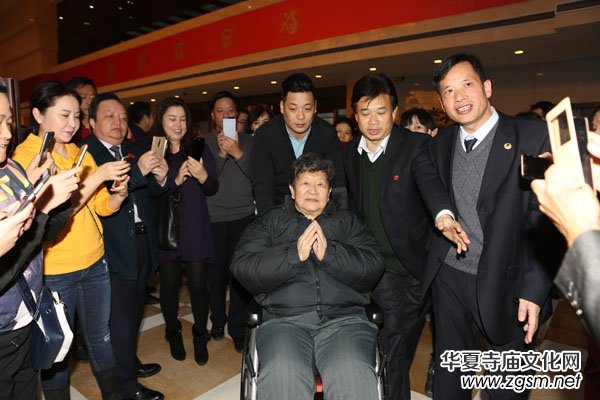 �׶�����o(j��)��ë��ϯ�Q��123������Մ�����мt����Ժο����ͬ־����(li��n)�x���ھ��e��