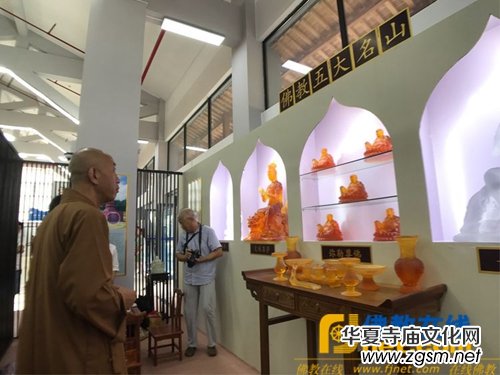 �׌�ѩ�]ɽ���Ļ���Ʒչʢ���_Ļ