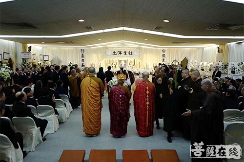 ����(n��i)�����׷˼�̈́e���W(xu��)̩�������U