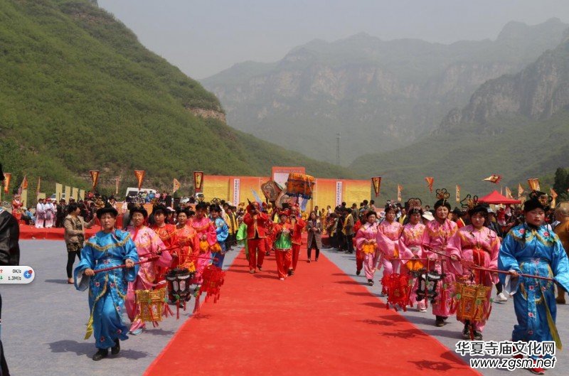 ������ꖶ��ɏR�ŏR�����׌��Sͥ��(j��ng)�B(y��ng)���Ļ���(ji��)�e��