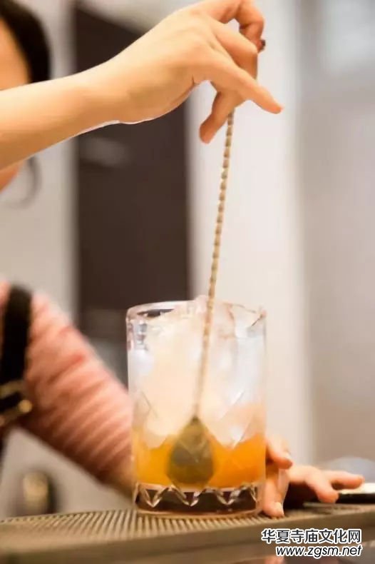 ��ĩ�м�ح���{ҫ�֖|��һ�΂��y(t��ng)�Ļ��c��(chu��ng)����Ĳ��ڶ�����