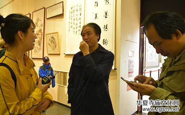 ���ߌá�����ƽ�� ˮī���f����(sh��)��(hu��)չ�ڱ���ƽ���_(k��i)Ļ