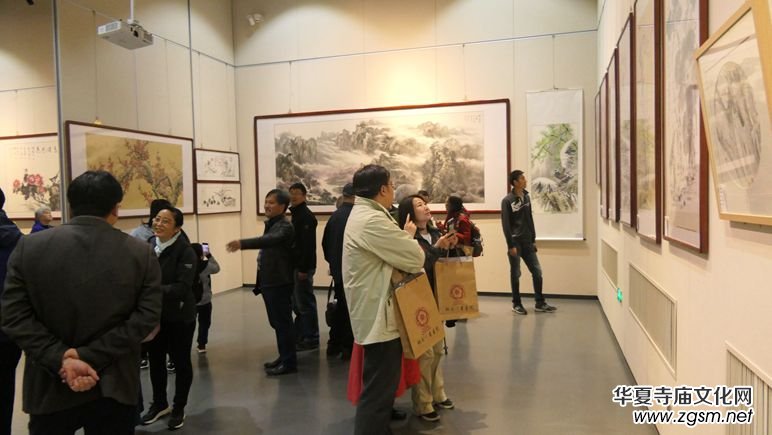 ���ߌá�����ƽ�� ˮī���f����(sh��)��(hu��)չ�ڱ���ƽ���_(k��i)Ļ