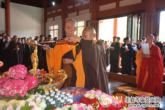 5月12漢傳佛教浴佛節(jié) 看僧眾浴佛 5月12漢傳佛教浴佛節(jié) 看僧眾浴佛