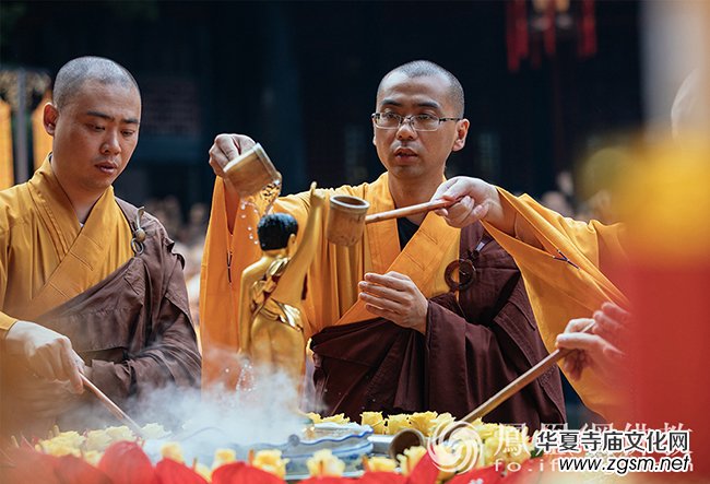 5月12漢傳佛教浴佛節(jié) 看僧眾浴佛 5月12漢傳佛教浴佛節(jié) 看僧眾浴佛