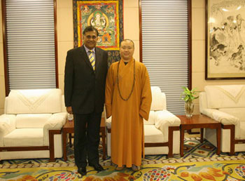 ����]���^�����e�а����ӷ�ʥ�Q����(hu��)