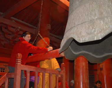 ��Ϧҹ�������e��������ײ犷���(hu��)