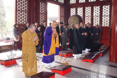 �ձ������ڴ���F(tu��n)һ�е��Ї����W(xu��)Ժ���L