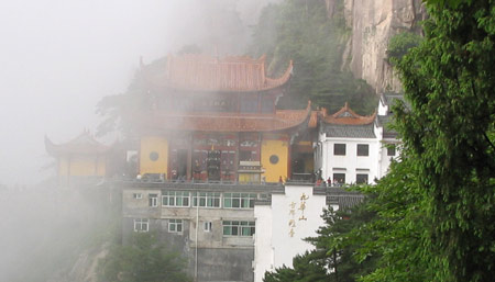 �ز����_�������@�F(xi��n)��������ʯ��Ⱥ