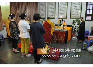 �����������Ϻ�������丸�e�г��]����(hu��)