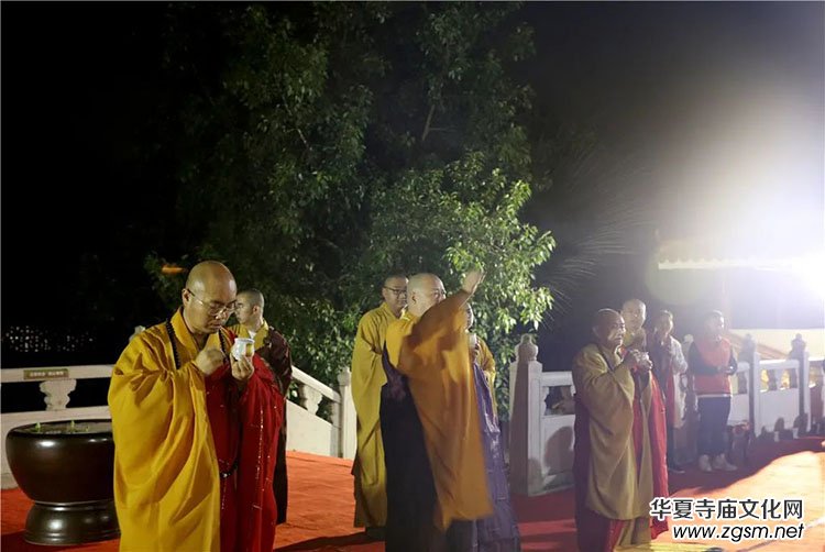 弘法寺隆重舉行恭送本煥長老舍利赴甘肅酒泉敦煌市雷音寺永久供奉法會 弘法寺隆重舉行恭送本煥長老舍利赴甘肅酒泉敦煌市雷音寺永久供奉法會