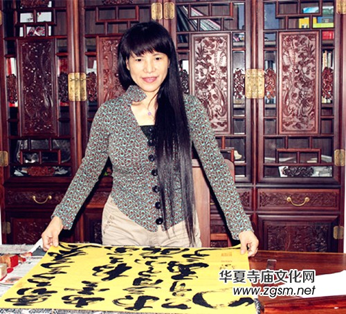 自成一體獨(dú)家秀——彭許屏女士書法作品 自成一體獨(dú)家秀——彭許屏女士書法作品