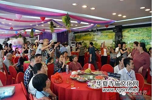 老撾百歲僧王來華過壽 老撾百歲僧王來華過壽