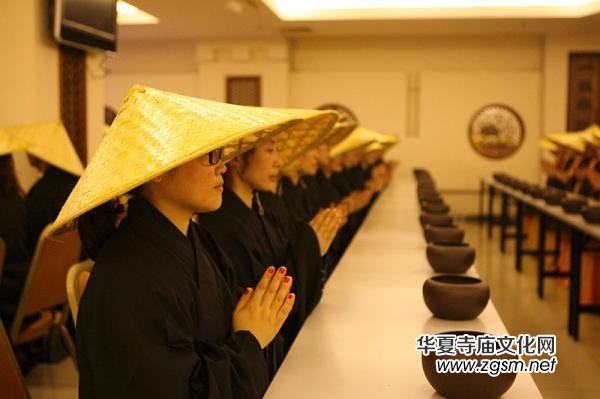 上海玉佛禪寺推出“玉佛禪寺佛門僧人生活體驗(yàn)營(yíng)” 上海玉佛禪寺推出“玉佛禪寺佛門僧人生活體驗(yàn)營(yíng)”