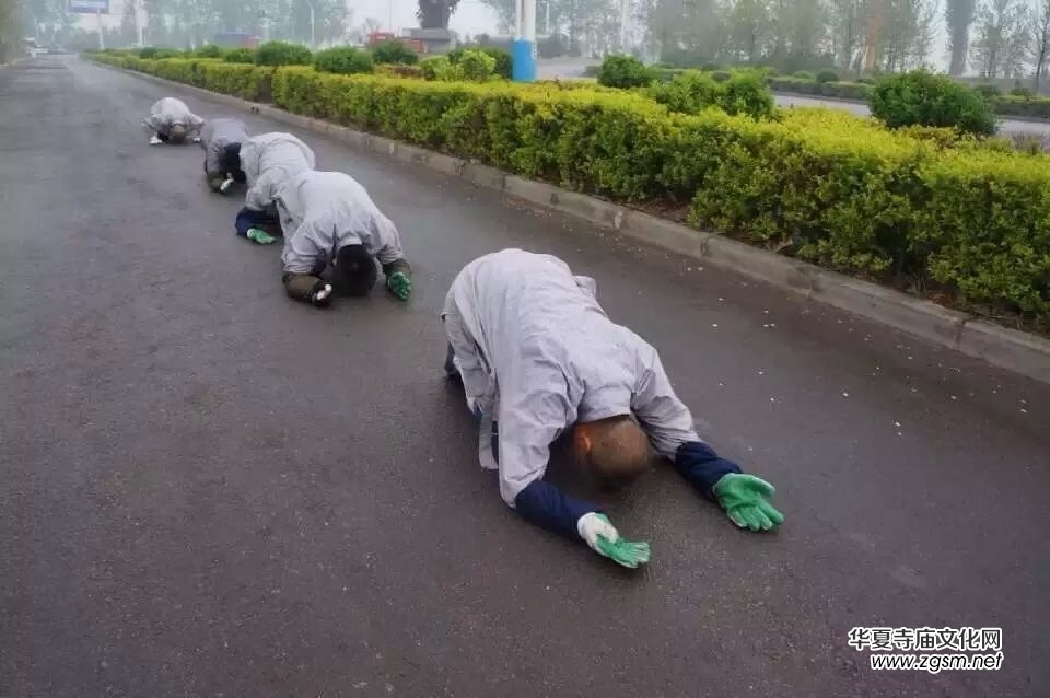 農(nóng)歷正月初十傳果法師三步一拜五臺(tái)山 農(nóng)歷正月初十傳果法師三步一拜五臺(tái)山