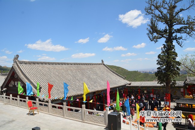 太原南山寺吉祥普佛法會(huì)天空現(xiàn)萬朵祥云 太原南山寺吉祥普佛法會(huì)天空現(xiàn)萬朵祥云