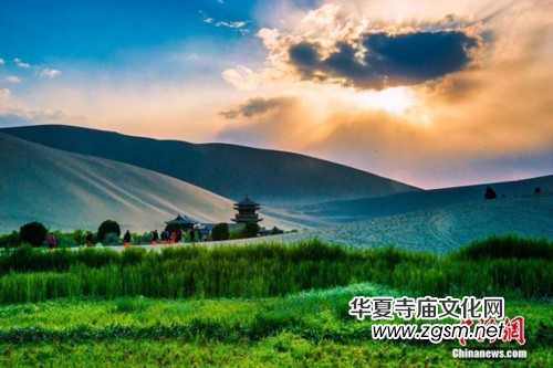 中國“旱極”甘肅敦煌雨后風(fēng)景如畫 中國“旱極”甘肅敦煌雨后風(fēng)景如畫