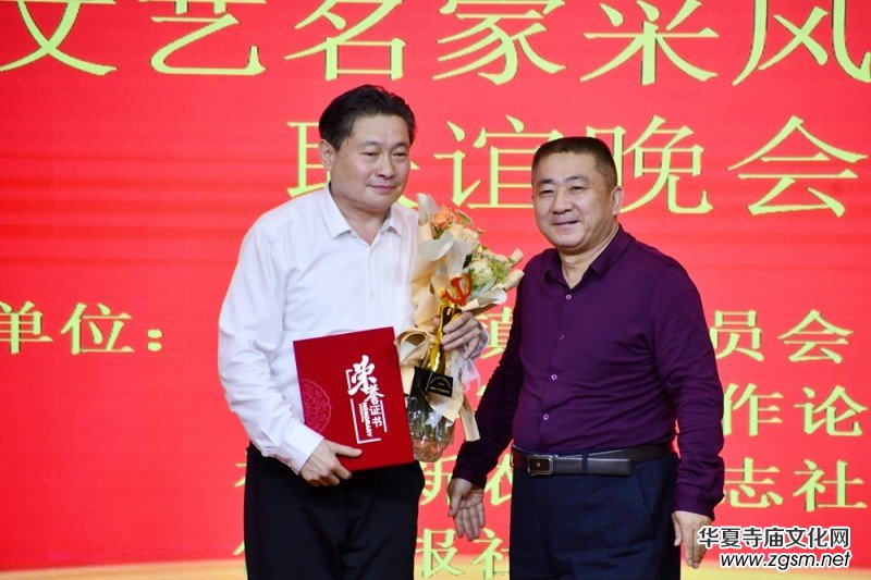 中國(guó)文藝名家“品讀大美贛鄱 放歌萬(wàn)年石鎮(zhèn)”采風(fēng)系列活動(dòng)舉辦 中國(guó)文藝名家“品讀大美贛鄱 放歌萬(wàn)年石鎮(zhèn)”采風(fēng)系列活動(dòng)舉辦