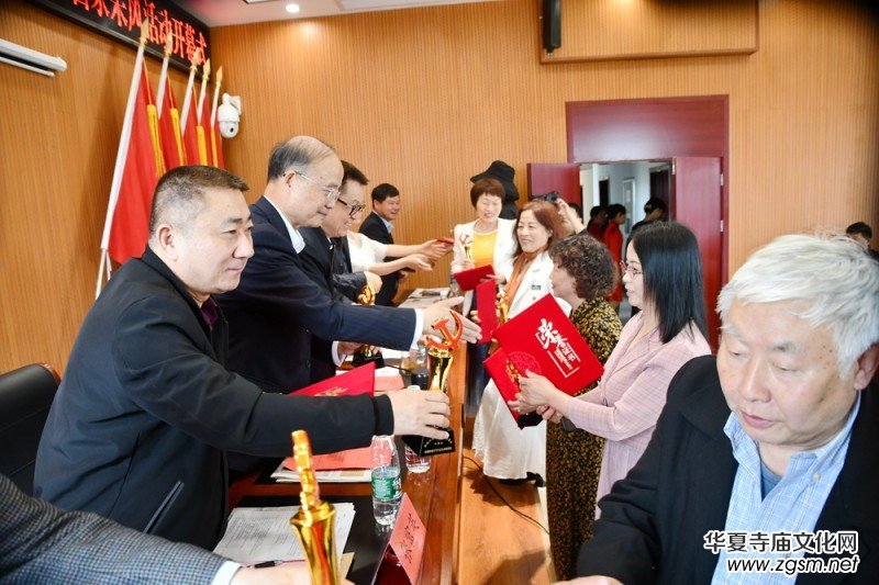 中國(guó)文藝名家“品讀大美贛鄱 放歌萬(wàn)年石鎮(zhèn)”采風(fēng)系列活動(dòng)舉辦 中國(guó)文藝名家“品讀大美贛鄱 放歌萬(wàn)年石鎮(zhèn)”采風(fēng)系列活動(dòng)舉辦