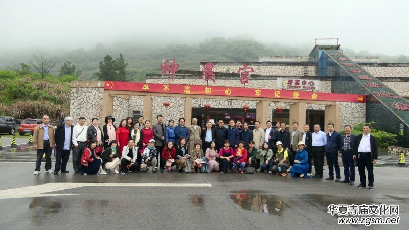 中國(guó)文藝名家“品讀大美贛鄱 放歌萬(wàn)年石鎮(zhèn)”采風(fēng)系列活動(dòng)舉辦 中國(guó)文藝名家“品讀大美贛鄱 放歌萬(wàn)年石鎮(zhèn)”采風(fēng)系列活動(dòng)舉辦