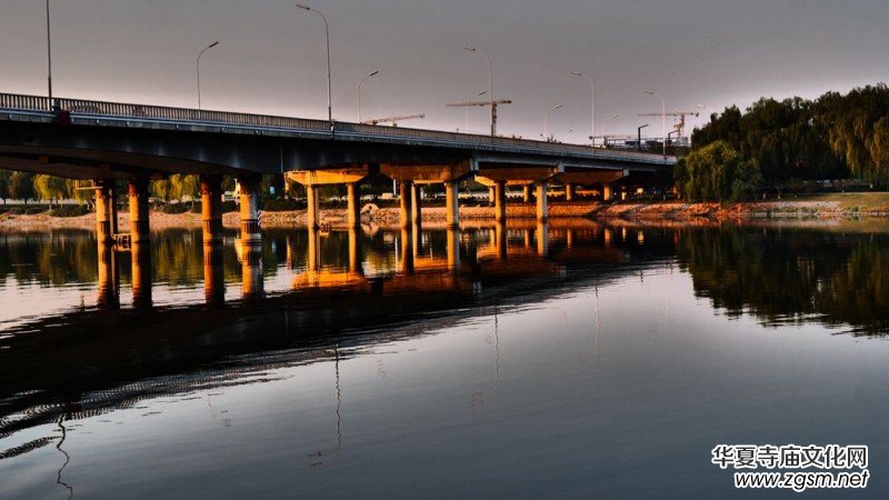 攝影:北京通州運(yùn)河公園水上風(fēng)景及畫舫游船掠影 攝影:北京通州運(yùn)河公園水上風(fēng)景及畫舫游船掠影