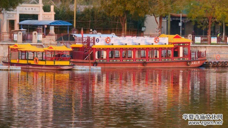 攝影:北京通州運(yùn)河公園水上風(fēng)景及畫舫游船掠影 攝影:北京通州運(yùn)河公園水上風(fēng)景及畫舫游船掠影