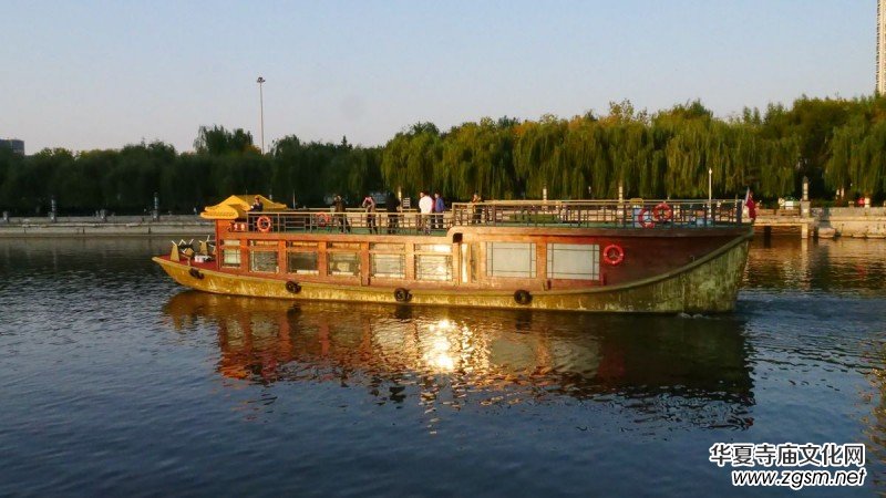 攝影:北京通州運(yùn)河公園水上風(fēng)景及畫舫游船掠影 攝影:北京通州運(yùn)河公園水上風(fēng)景及畫舫游船掠影