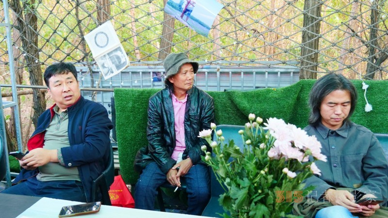 �{ɫ�ϻ�֮��Ԋ��ˇ�g(sh��)�Ҽo����ؑ־���b���ھ��e�k