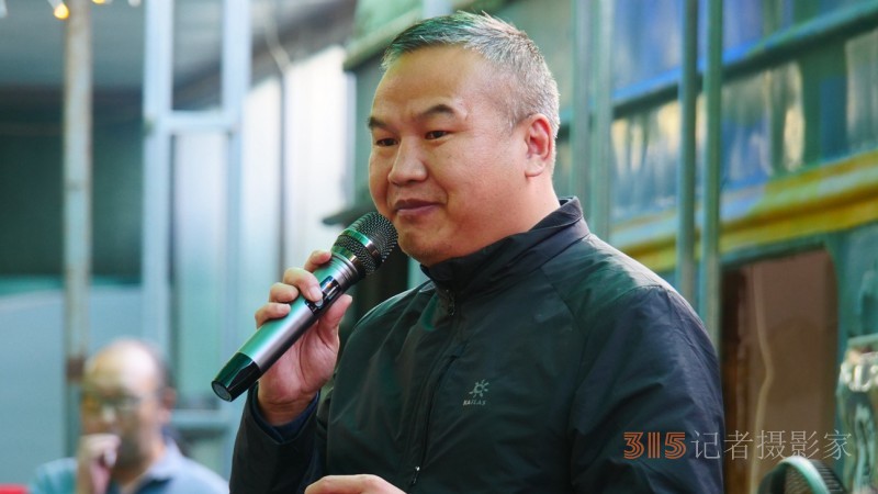 �{ɫ�ϻ�֮��Ԋ��ˇ�g(sh��)�Ҽo����ؑ־���b���ھ��e�k