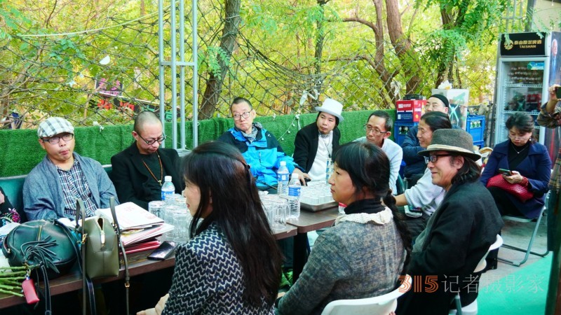 �{ɫ�ϻ�֮��Ԋ��ˇ�g(sh��)�Ҽo����ؑ־���b���ھ��e�k