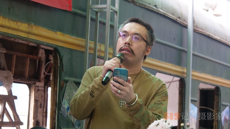 �{ɫ�ϻ�֮��Ԋ��ˇ�g(sh��)�Ҽo����ؑ־���b���ھ��e�k