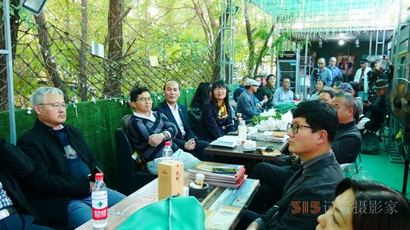 �{ɫ�ϻ�֮��Ԋ��ˇ�g(sh��)�Ҽo����ؑ־���b���ھ��e�k