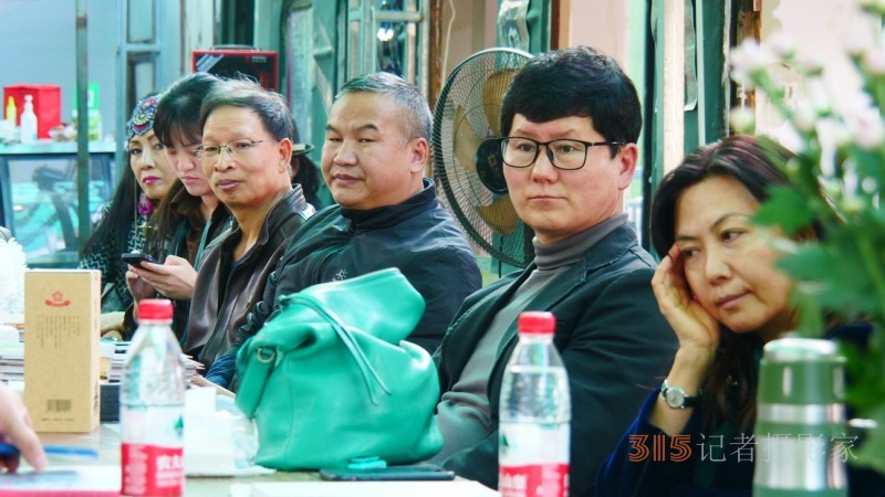 �{ɫ�ϻ�֮��Ԋ��ˇ�g(sh��)�Ҽo����ؑ־���b���ھ��e�k