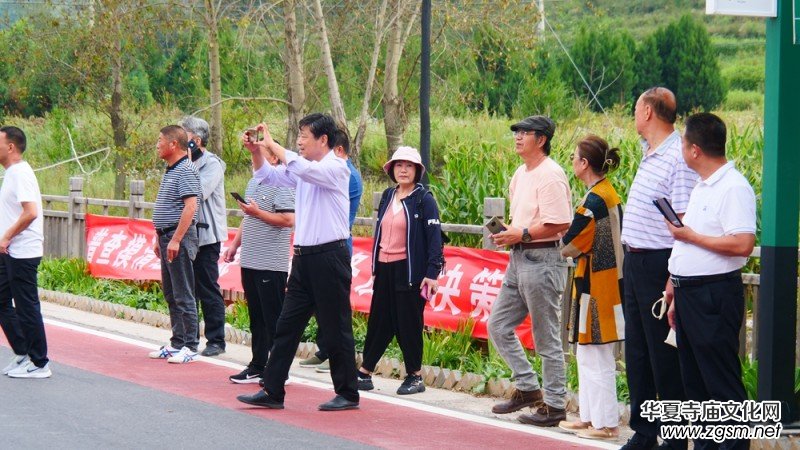 中華靳氏部分書畫名家南太行寫生創(chuàng)作暨第四屆藝術(shù)研討會在王莽嶺三寶山莊舉行 中華靳氏部分書畫名家南太行寫生創(chuàng)作暨第四屆藝術(shù)研討會在王莽嶺三寶山莊舉行