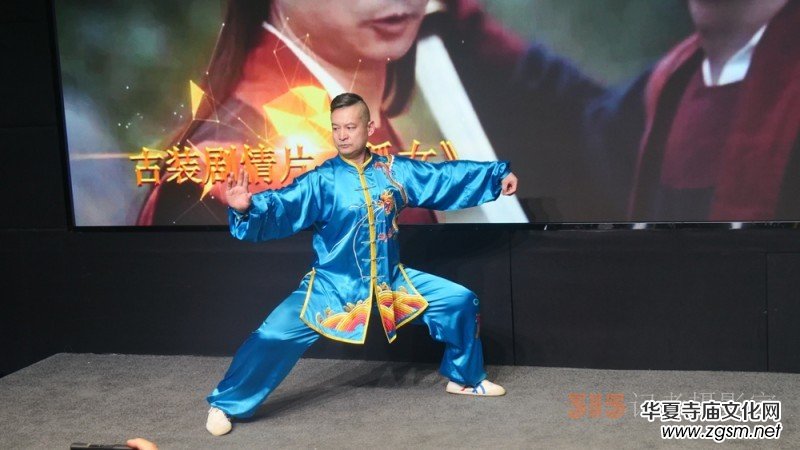 樂訂坊數(shù)字領(lǐng)航喜接新歲 宗師鹽京城盛宴惜別舊年——華爾街影視元旦跨年歡樂夜聯(lián)歡會在京舉行 樂訂坊數(shù)字領(lǐng)航喜接新歲 宗師鹽京城盛宴惜別舊年——華爾街影視元旦跨年歡樂夜聯(lián)歡會在京舉行