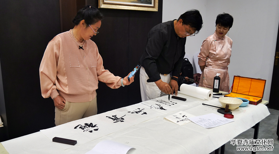 ��Ʒ�xǧ��Ŷ����Ÿ��w�����F�� �Ї���ˇ�������M(j��n)�ӱ��������L(f��ng)ϵ�л�ӳɹ��e�k