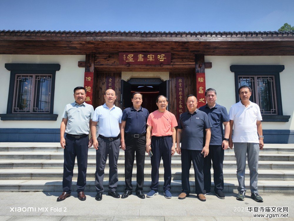 裴懷亮上將會見中國軍地書畫院代表 鼓勵當(dāng)好踐行文化自信旗手 裴懷亮上將會見中國軍地書畫院代表 鼓勵當(dāng)好踐行文化自信旗手